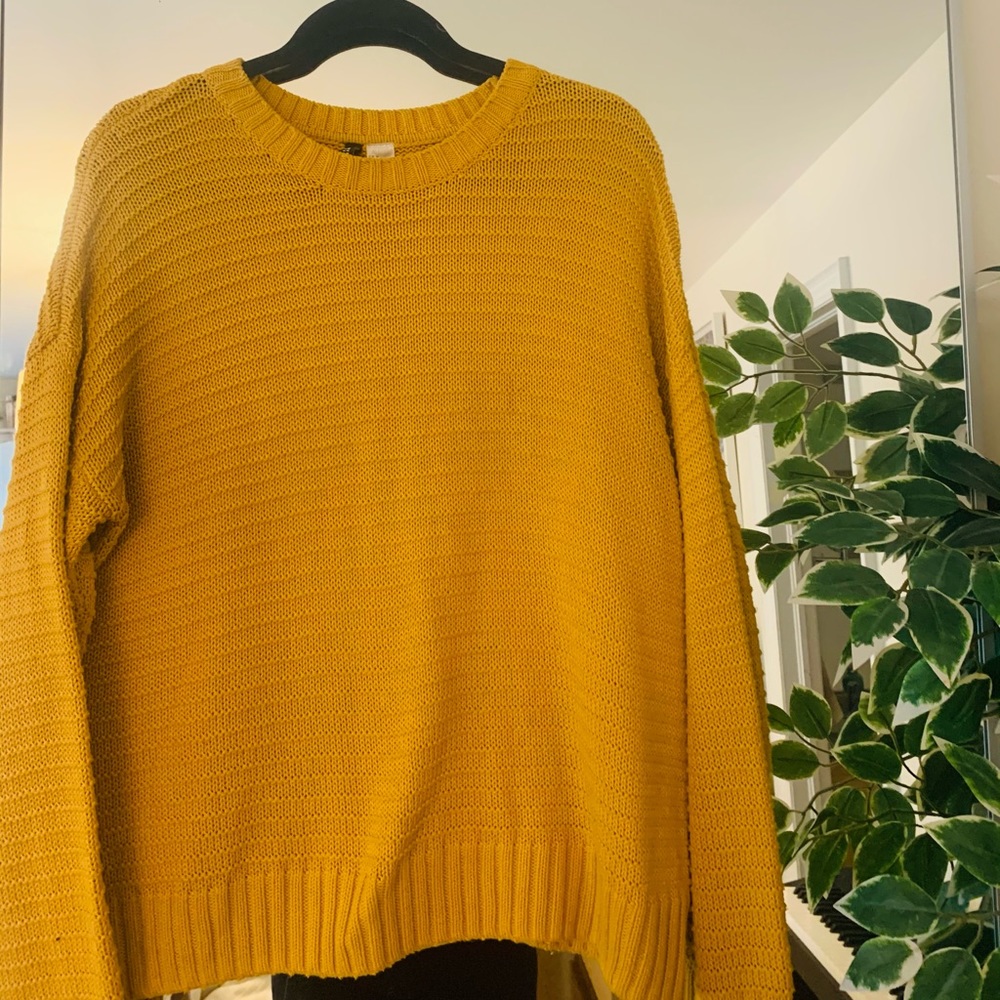 Light weight knit sweater